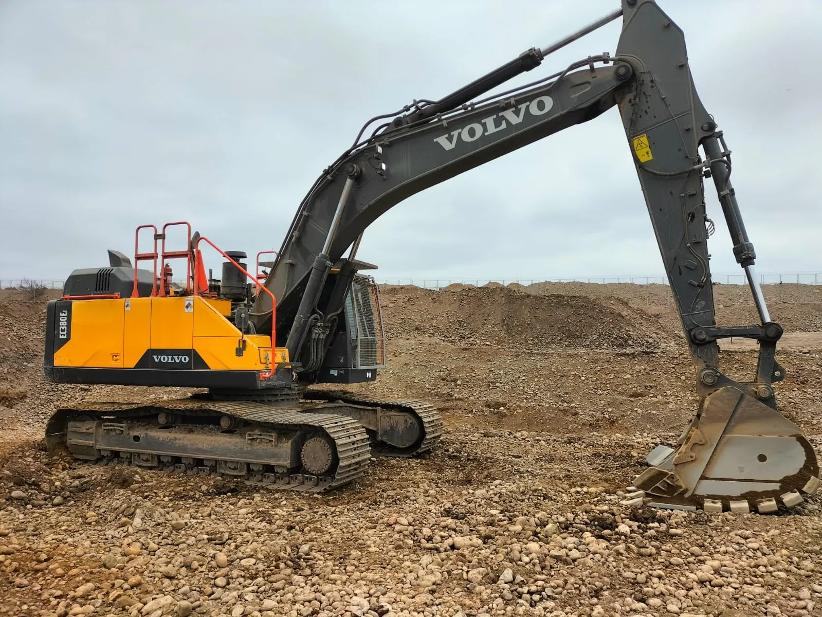 Excavadora VOLVO EC380EL (2018) - Foto # 3