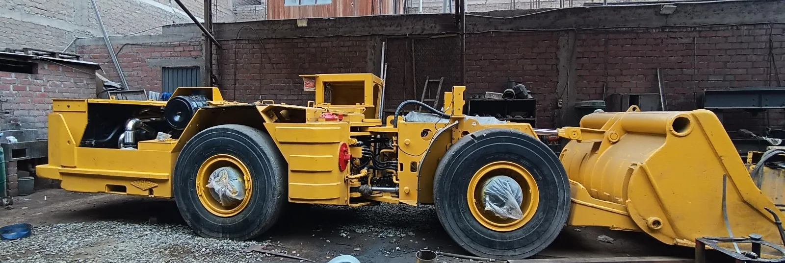 Cargador de bajo perfil ATLAS COPCO ST 3.5 (2010) - Foto # 3