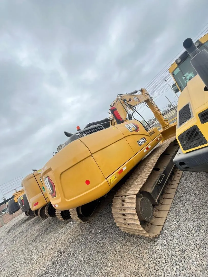 Excavadora CATERPILLAR 323D3 (2023)