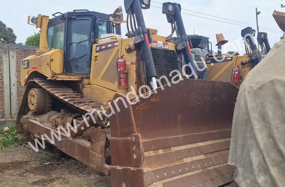 Tractor de oruga CATERPILLAR D8T (2010) - Foto # 2