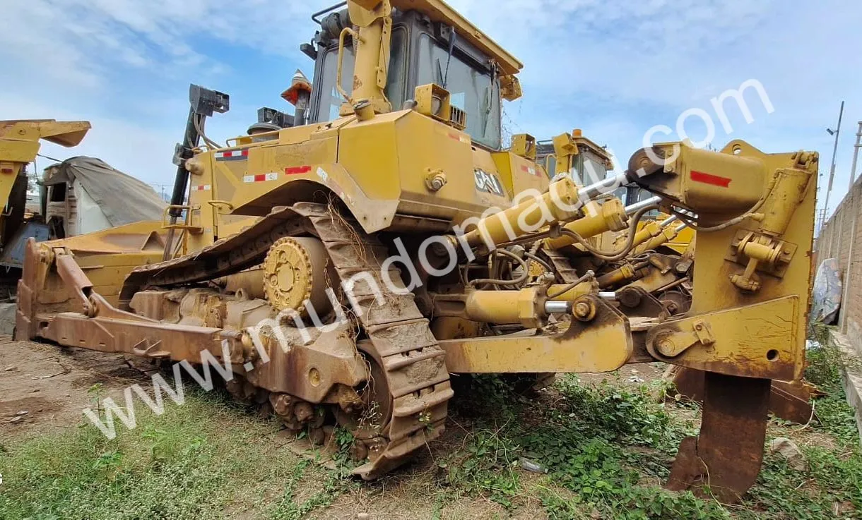 Tractor de oruga CATERPILLAR D8T (2010) - Foto # 3