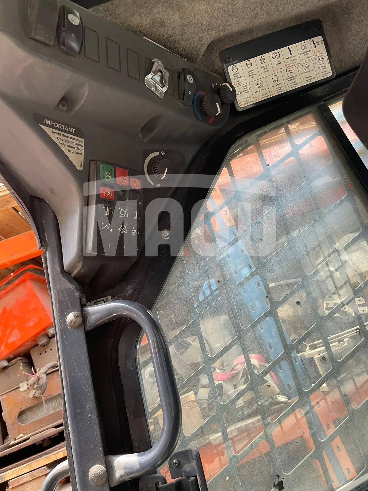 Minicargador JOHN DEERE 324G (2018) - Foto # 6
