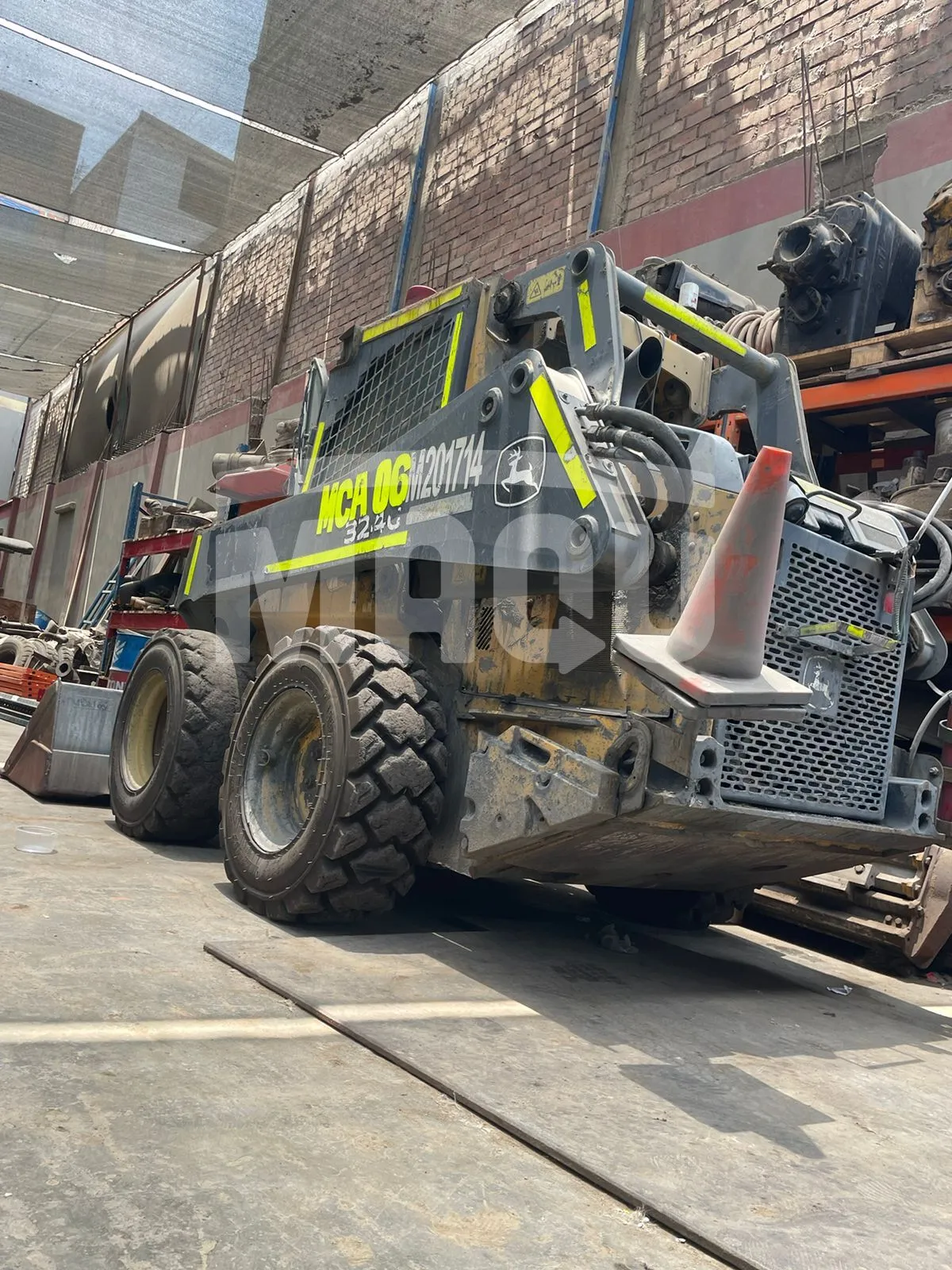 Minicargador JOHN DEERE 324G (2018) - Foto # 8