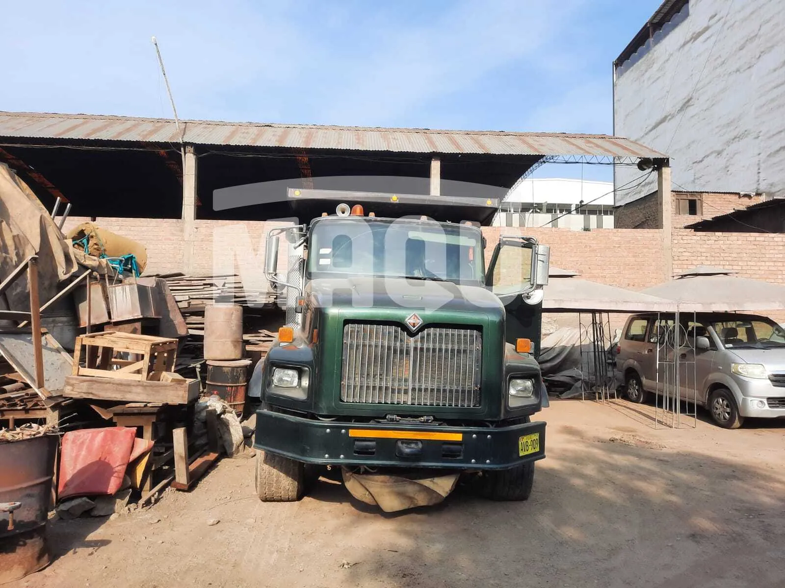 Volquete INTERNATIONAL 5600I 6X4 (2014) - Foto # 2