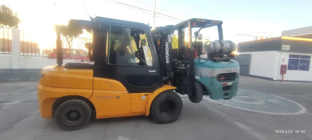 Montacargas HYUNDAI 50DA-9-AN01 (2020) - Foto # 4