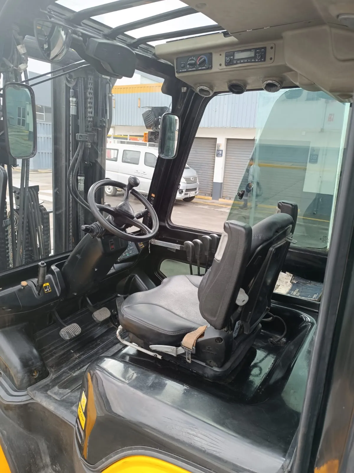 Montacargas HYUNDAI 50DA-9-AN01 (2020) - Foto # 3