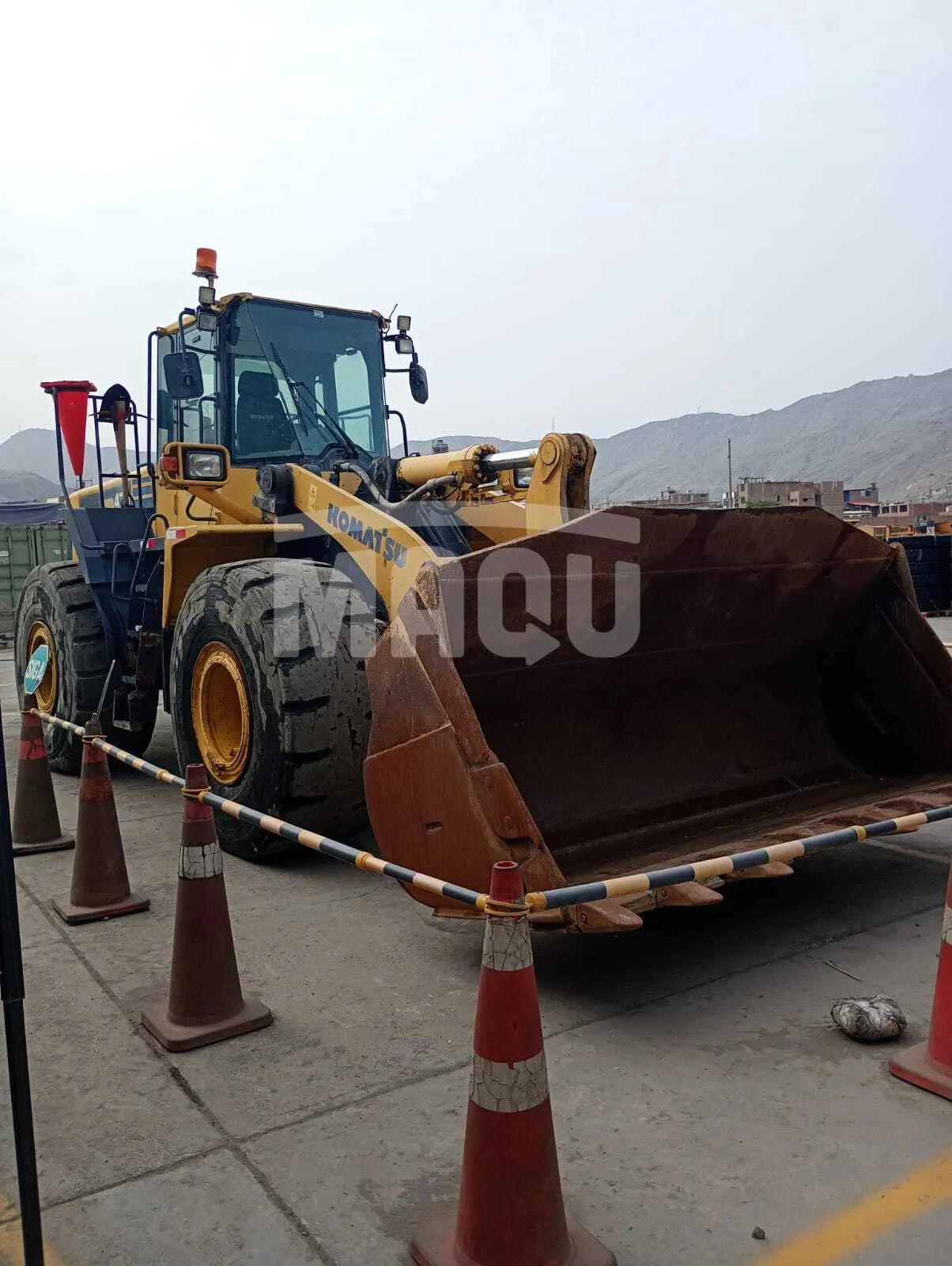Cargador frontal KOMATSU WA470-6 (2012)