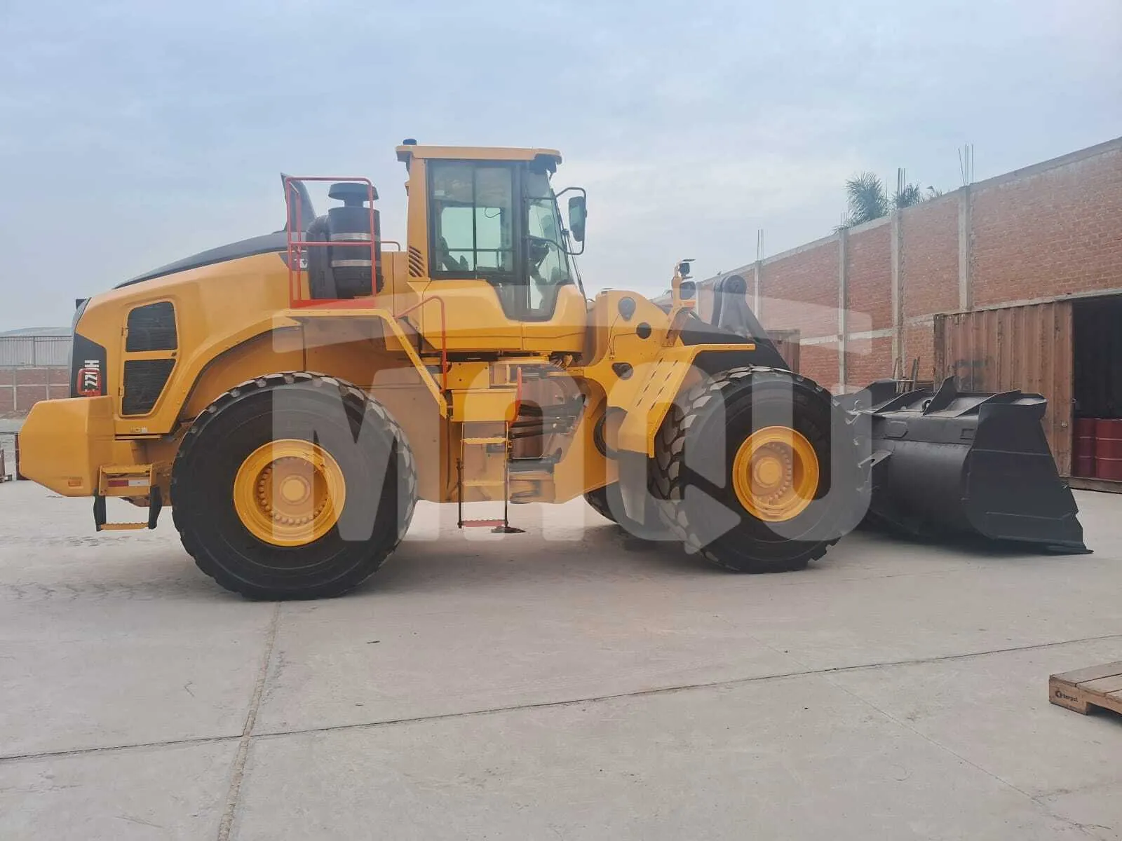 Cargador frontal VOLVO L220H (2021)