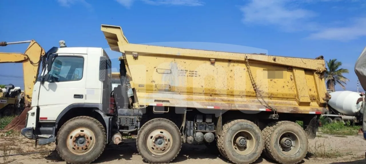 Volquete VOLVO FMX 8X4 (2014) - Foto # 3