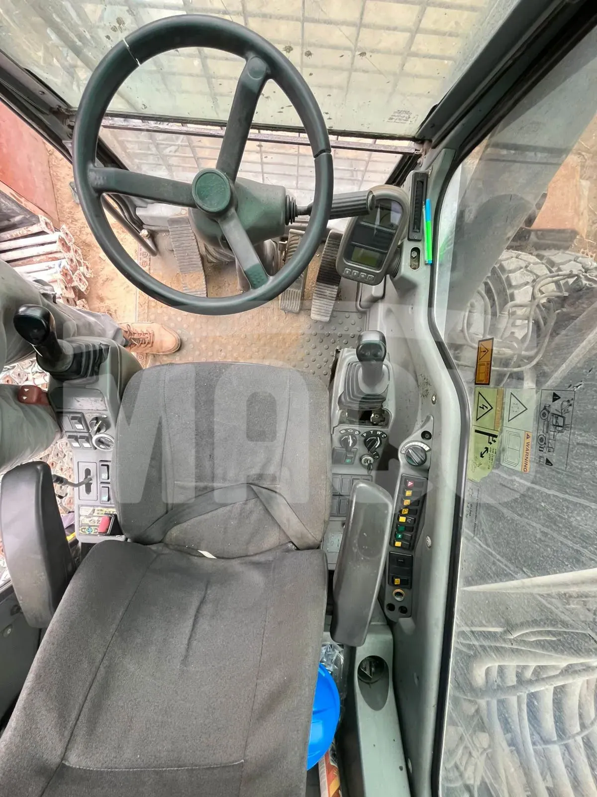 Excavadora sobre orugas VOLVO 180B (2005)