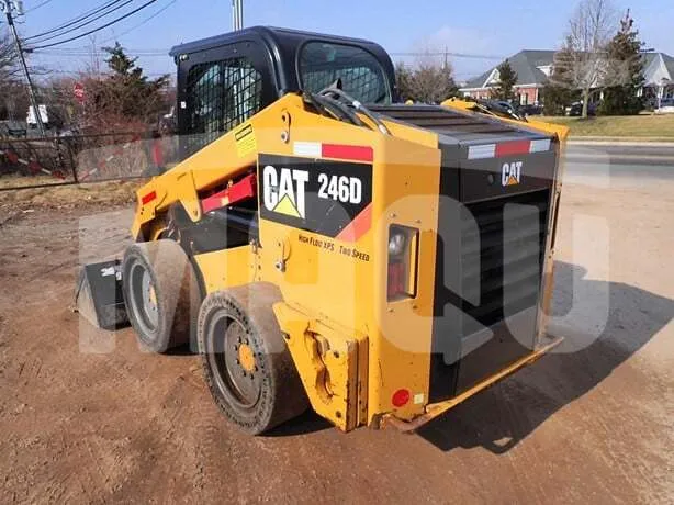 Minicargador CATERPILLAR 246D (2016) - Foto # 2