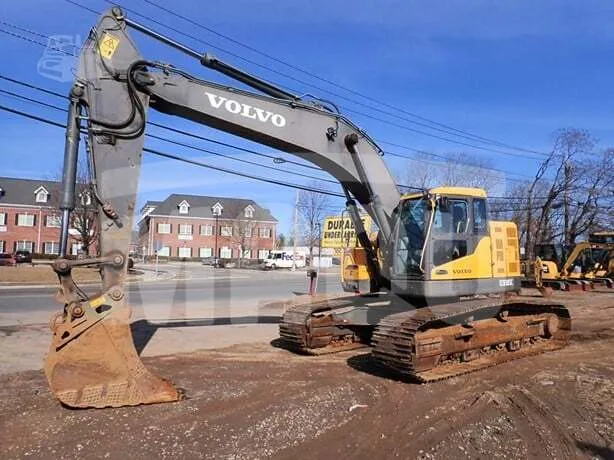 Excavadora VOLVO ECR305CL (2016)