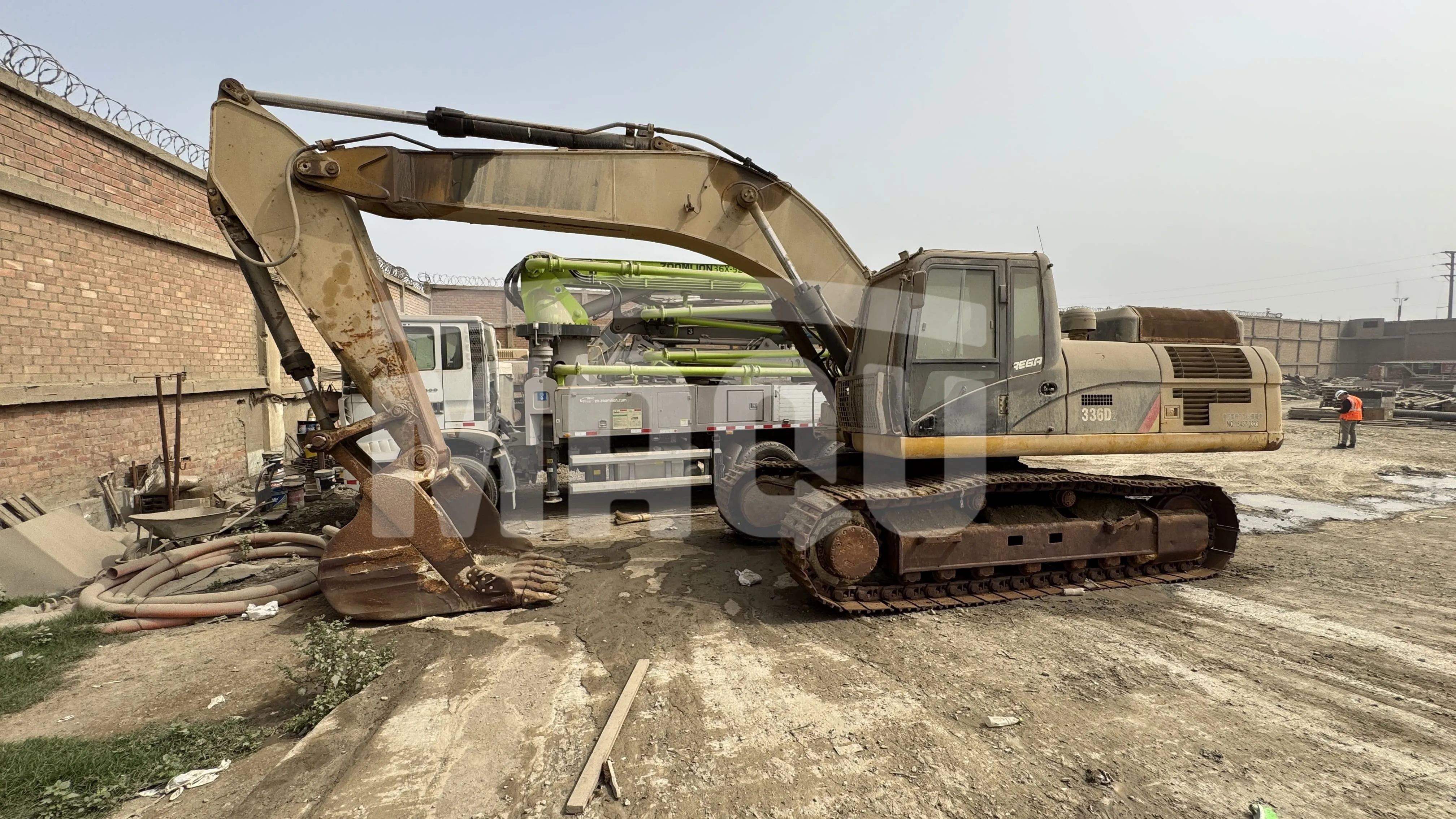 Excavadora CATERPILLAR 336D2 (2015)