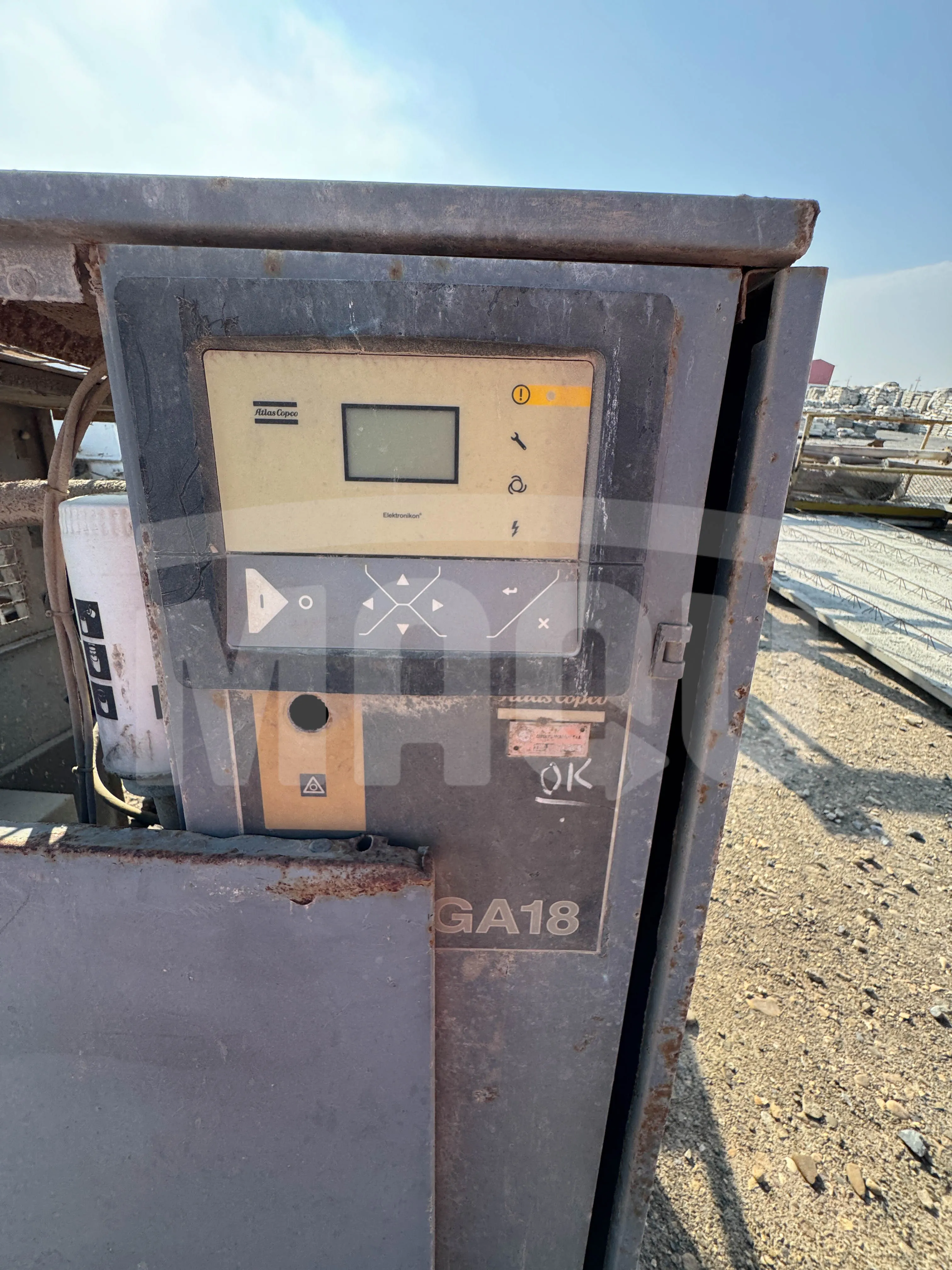 Compresora de aire ATLAS COPCO GA18P (2009) - Foto # 5