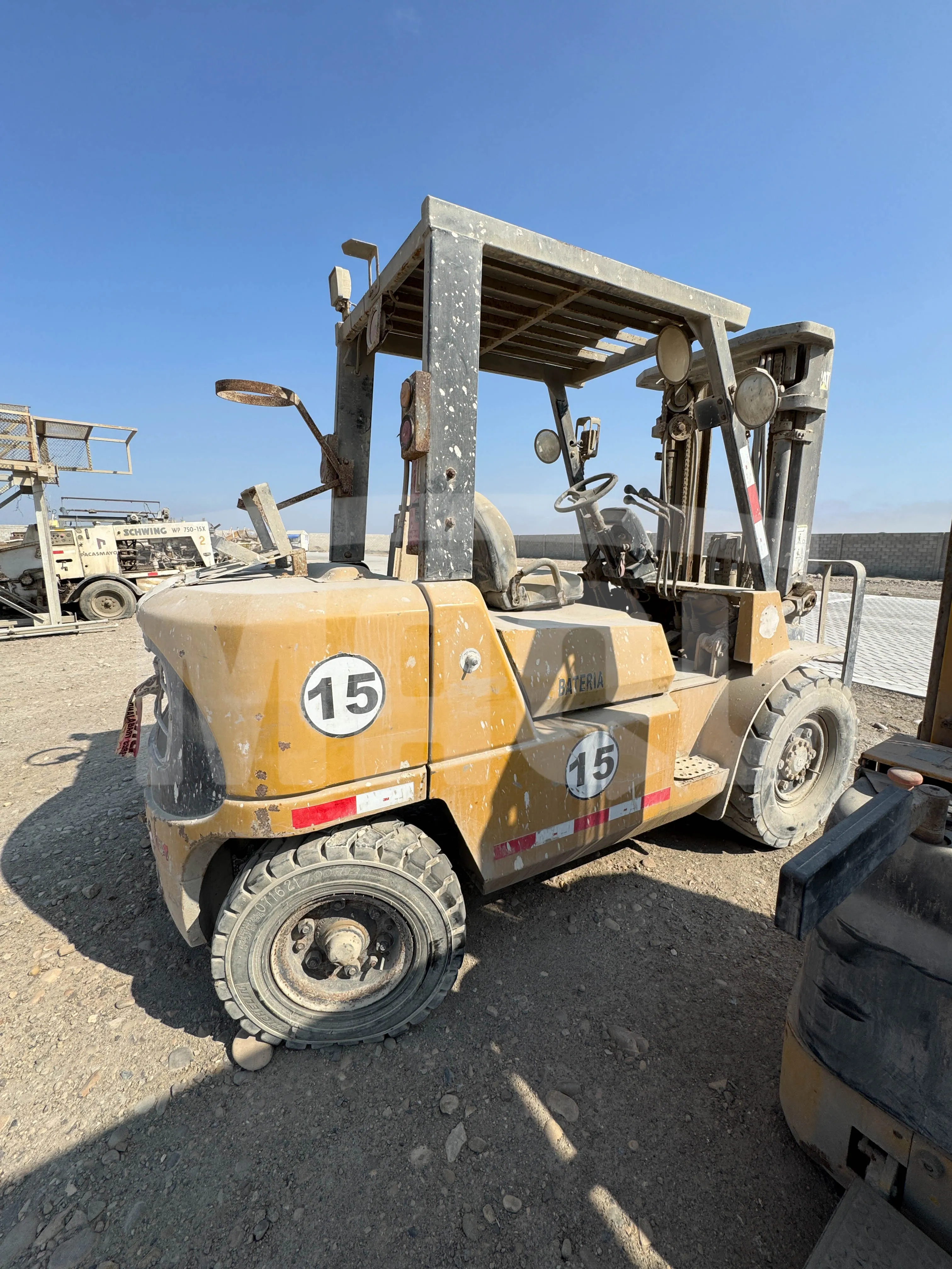 Montacargas CATERPILLAR DP40KD (2010) - Foto # 6