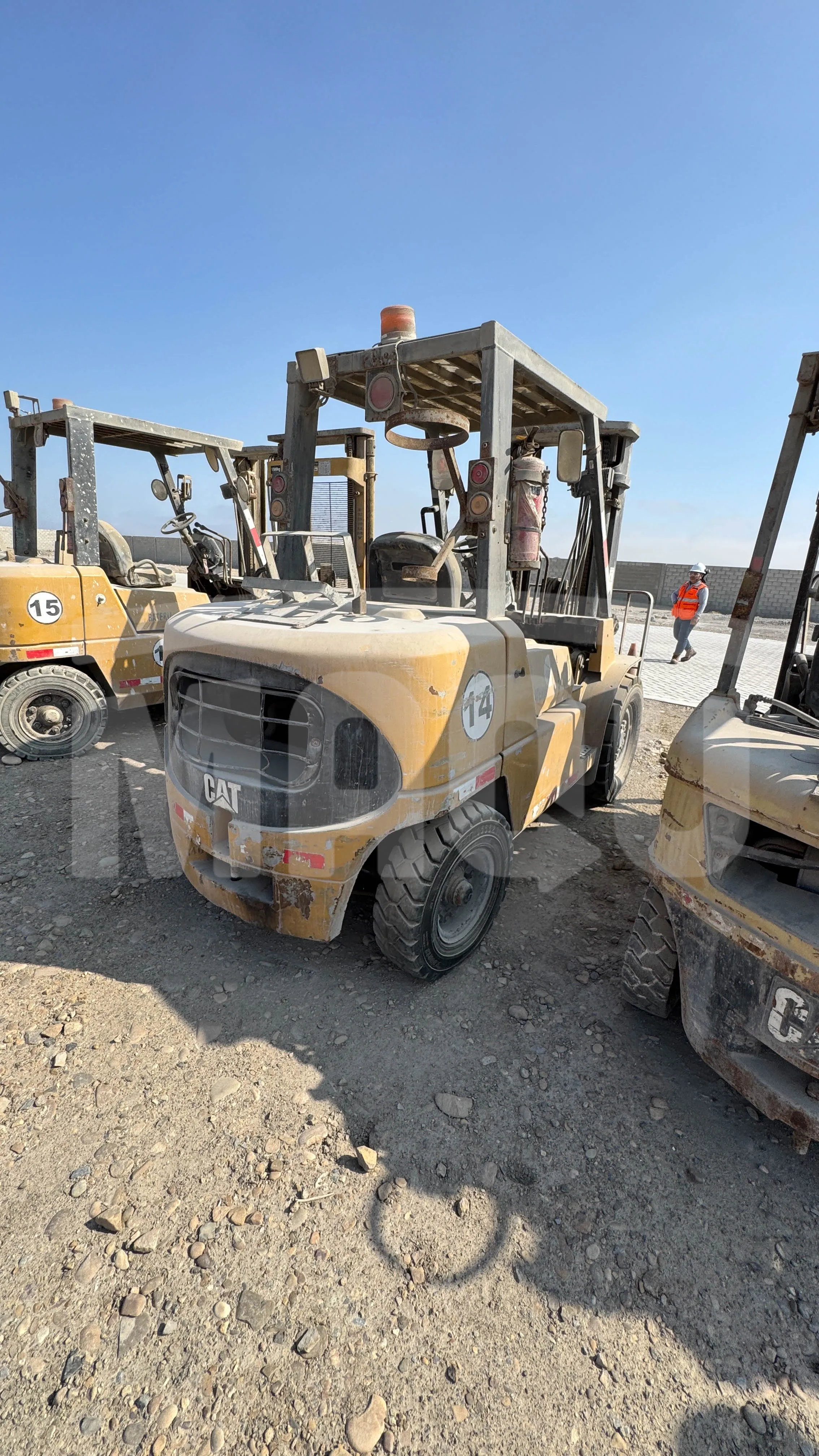 Montacargas CATERPILLAR DP40KL (2009) - Foto # 6