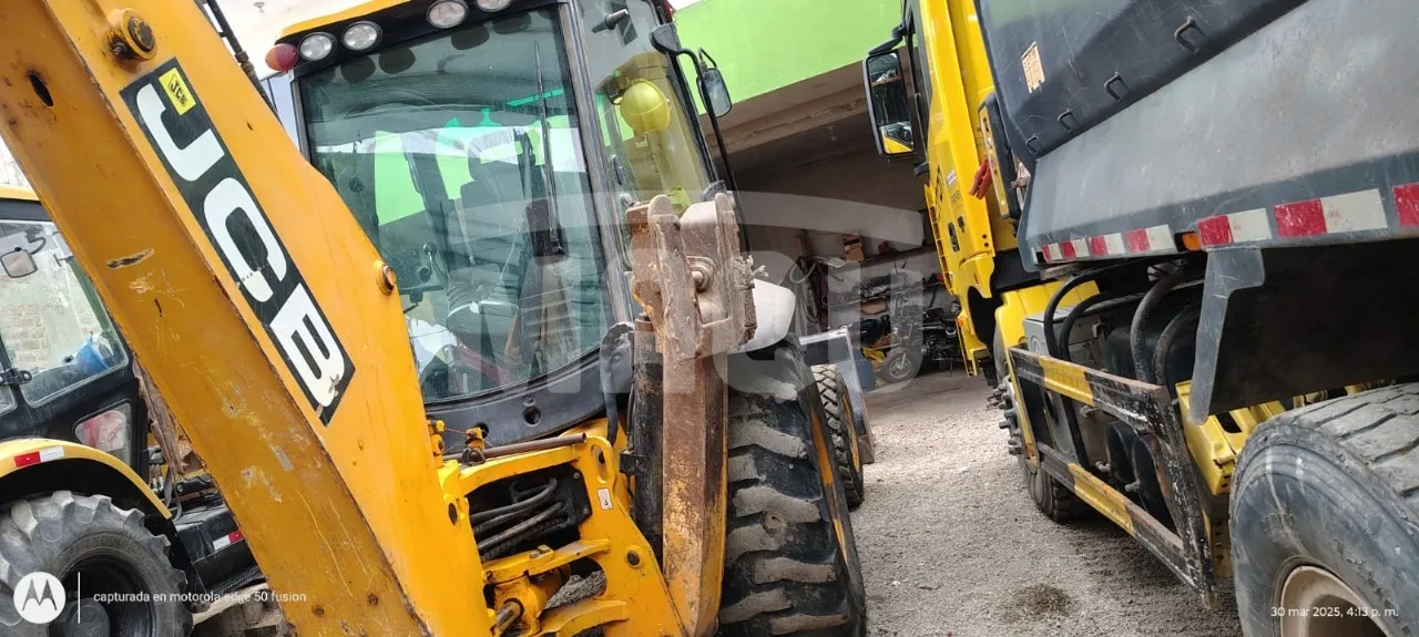 Retroexcavadora JCB 3CX (2017) - Foto # 3