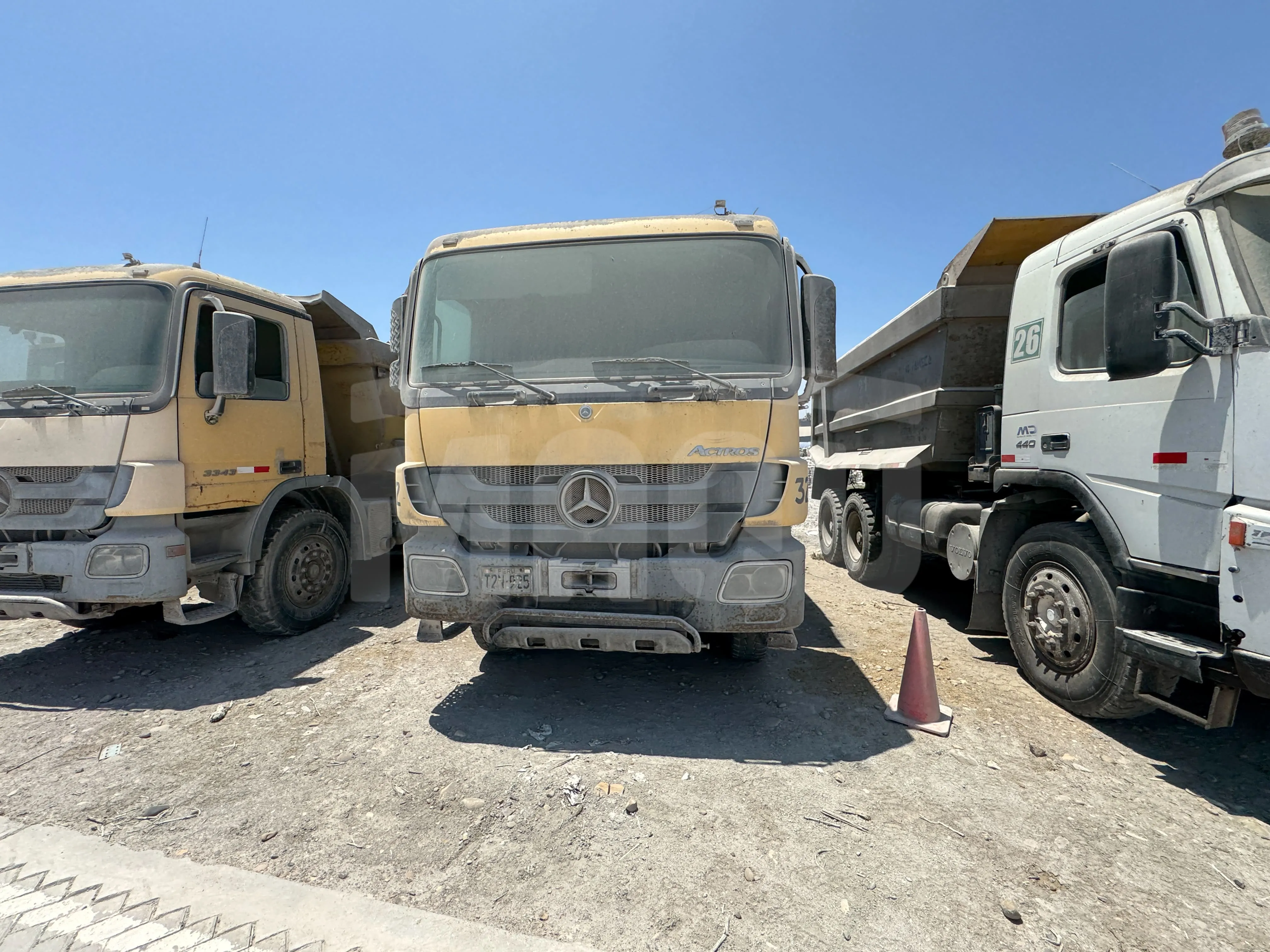 Volquete MERCEDES BENZ ACTROS 3343 K (2011)