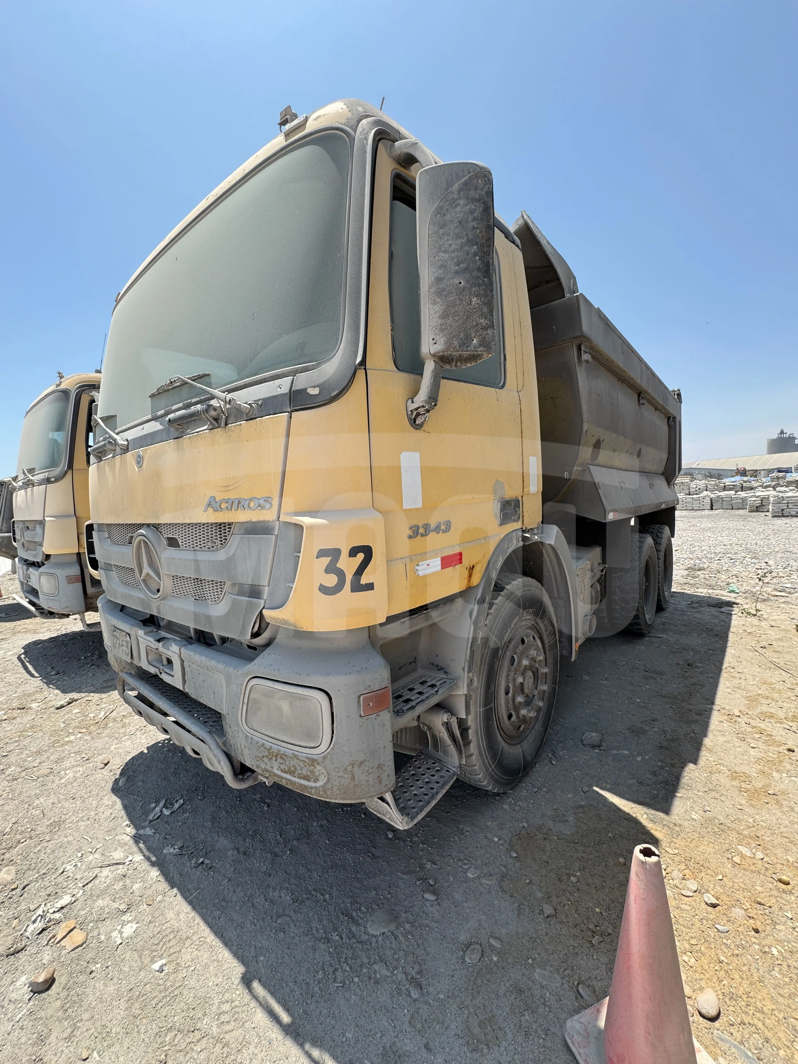 Volquete MERCEDES BENZ ACTROS 3343 K (2011) - Foto # 8