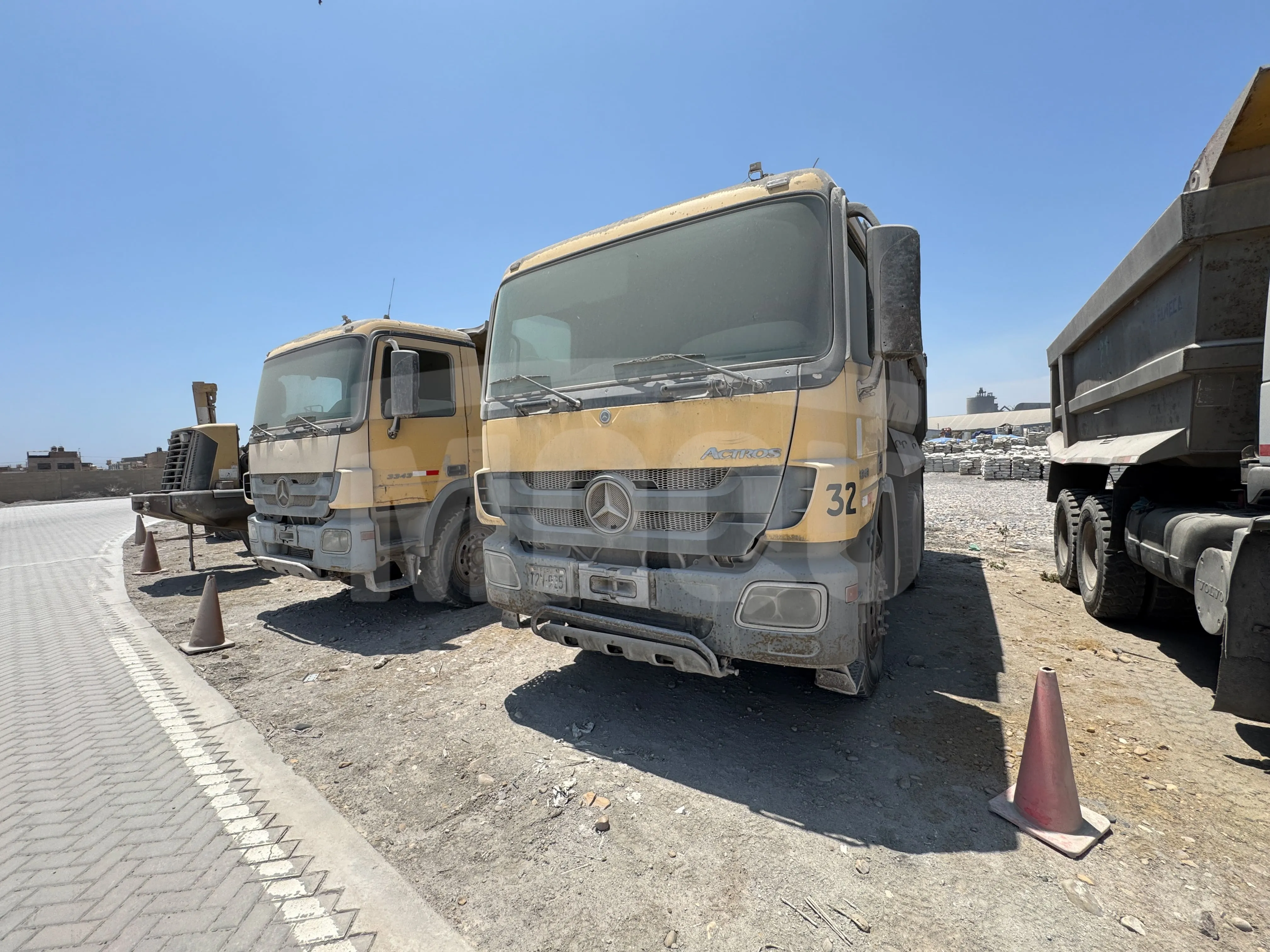 Volquete MERCEDES BENZ ACTROS 3343 K (2011) - Foto # 9