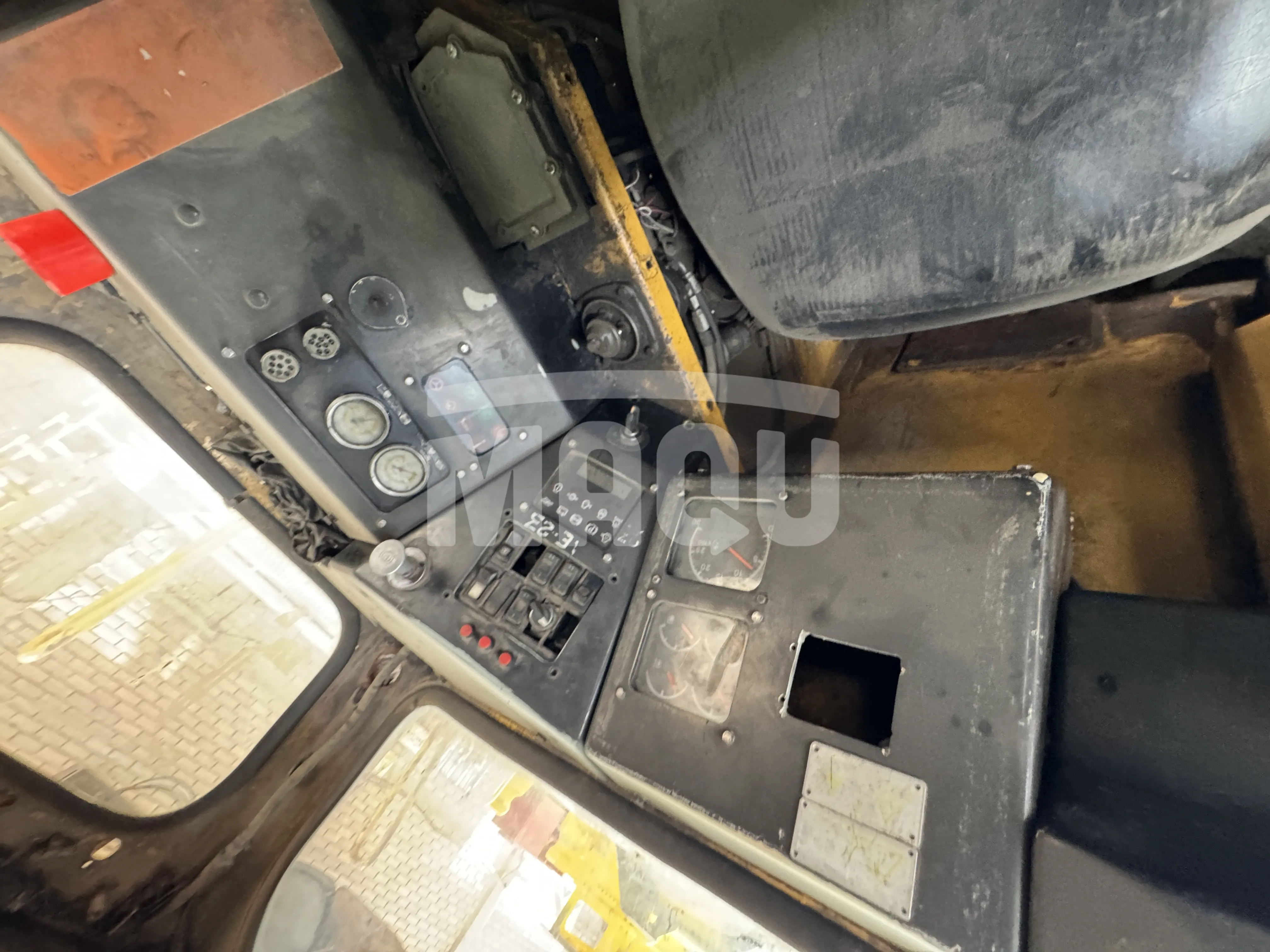 Cargador de bajo perfil CATERPILLAR R1600G (2013) - Foto # 4