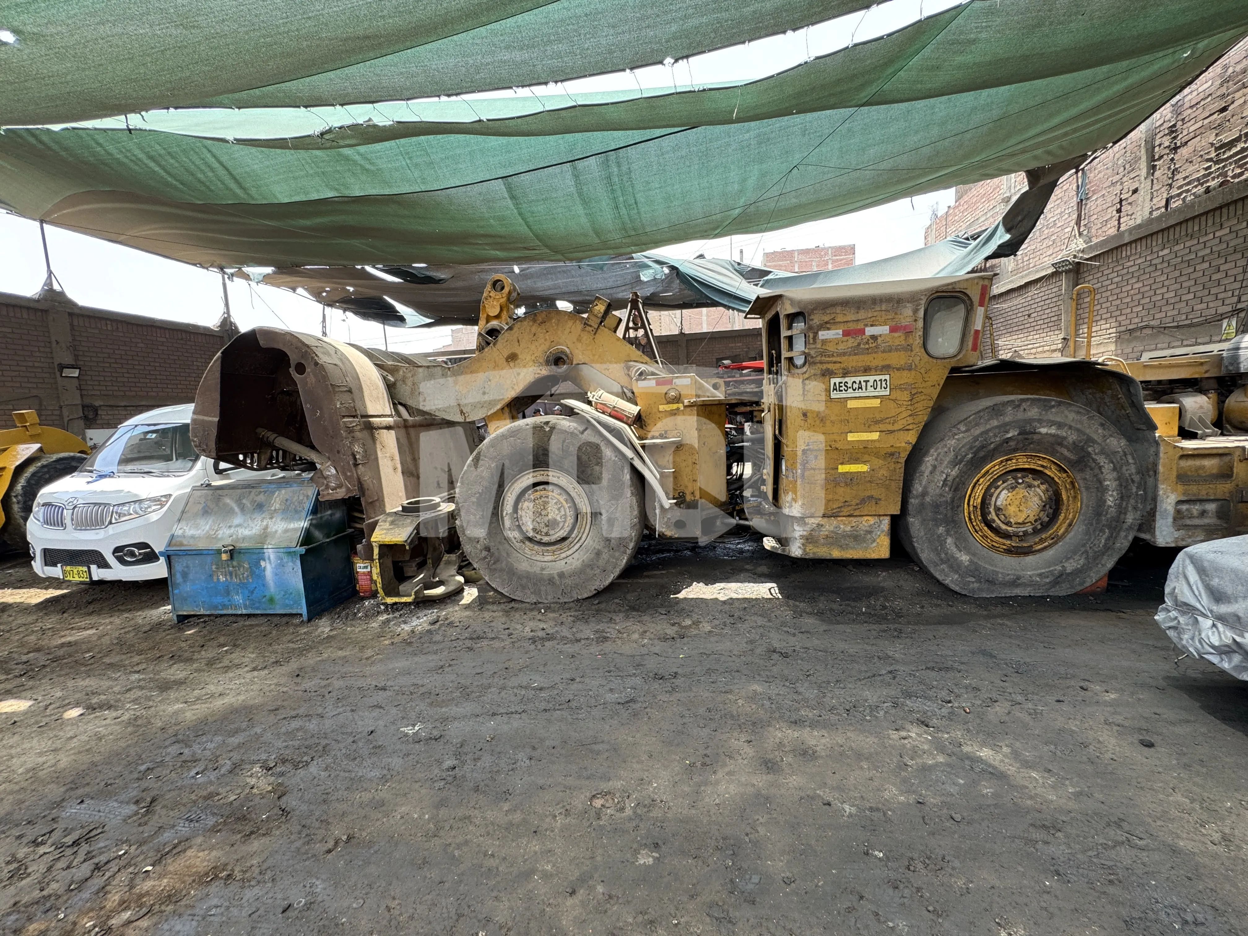 Cargador de bajo perfil CATERPILLAR R1600G (2013) - Foto # 3