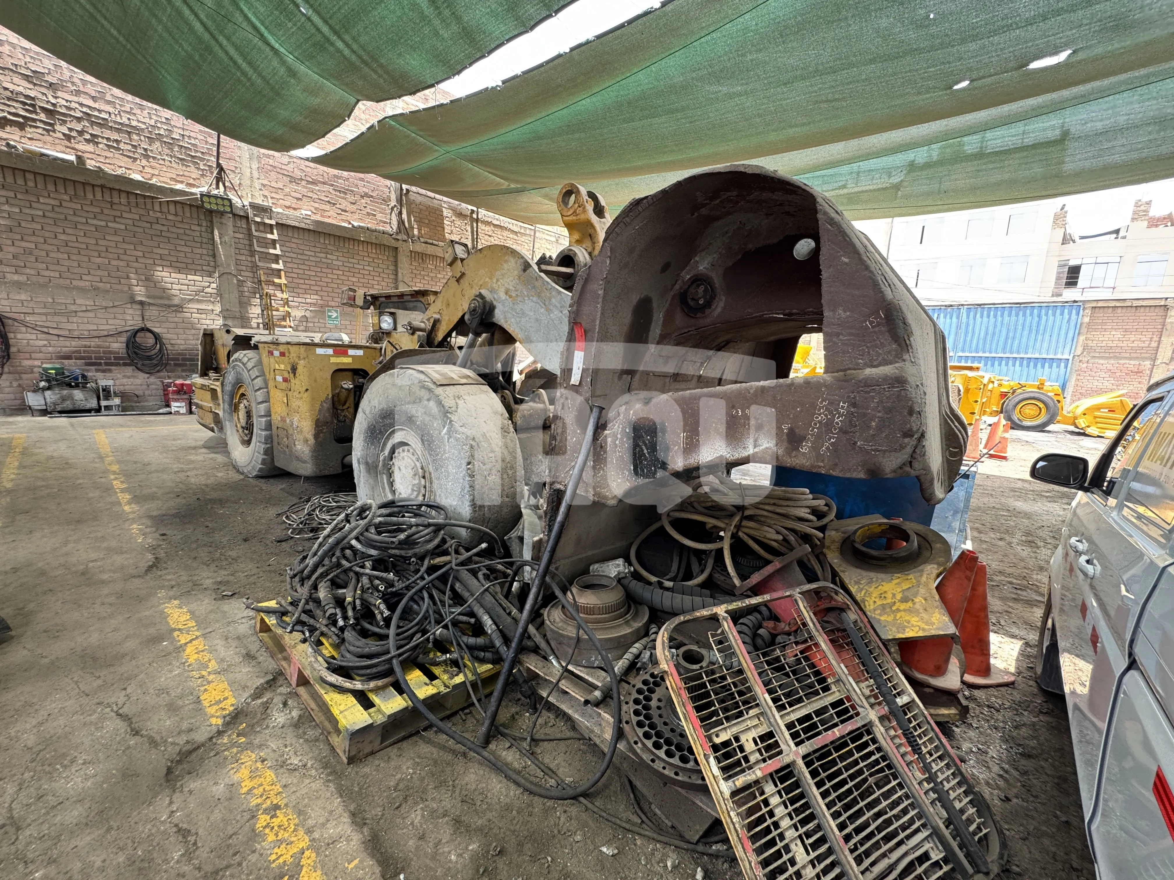 Cargador de bajo perfil CATERPILLAR R1600G (2013) - Foto # 10