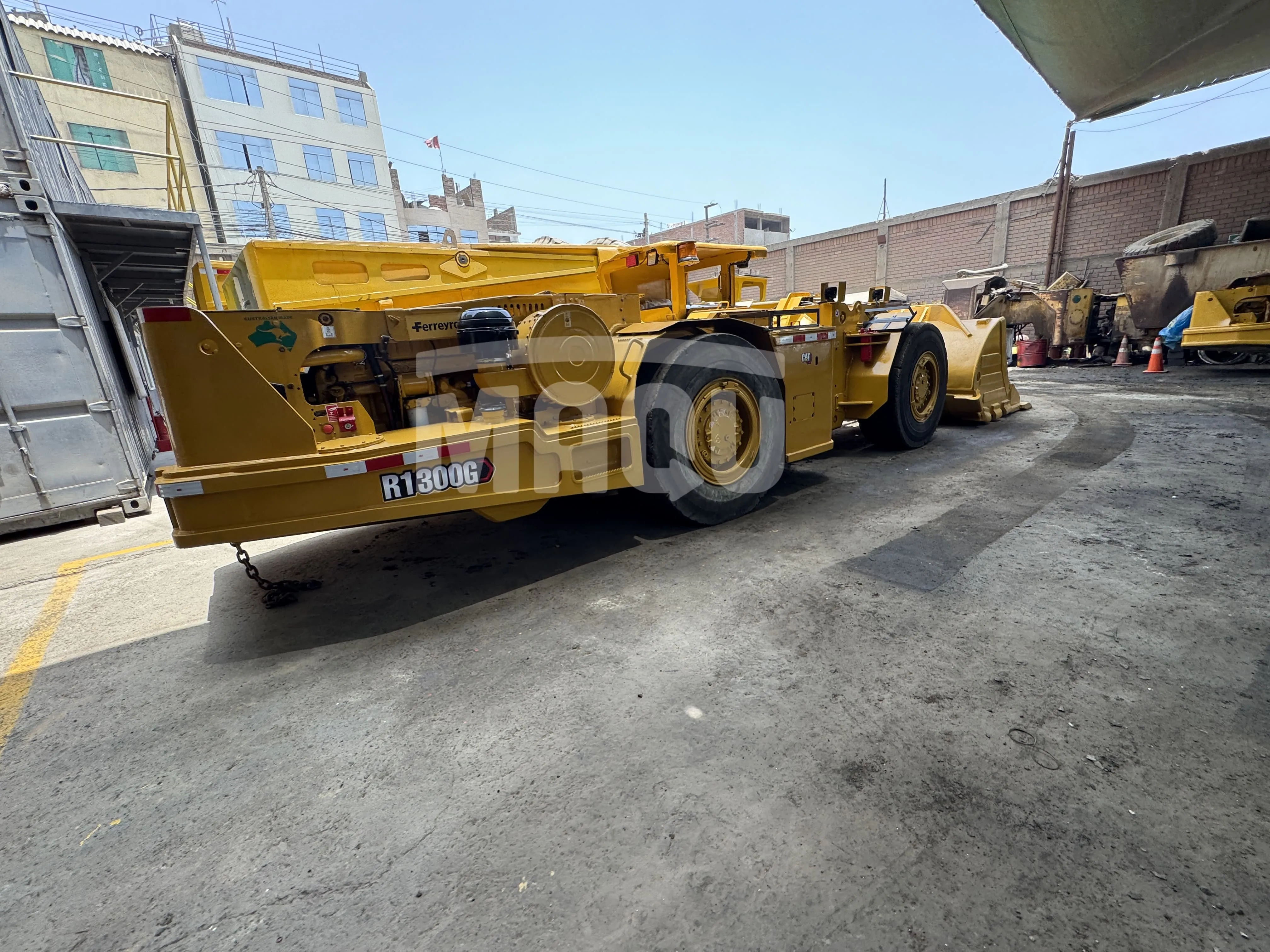 Cargador de bajo perfil CATERPILLAR R1300G (2011) - Foto # 6