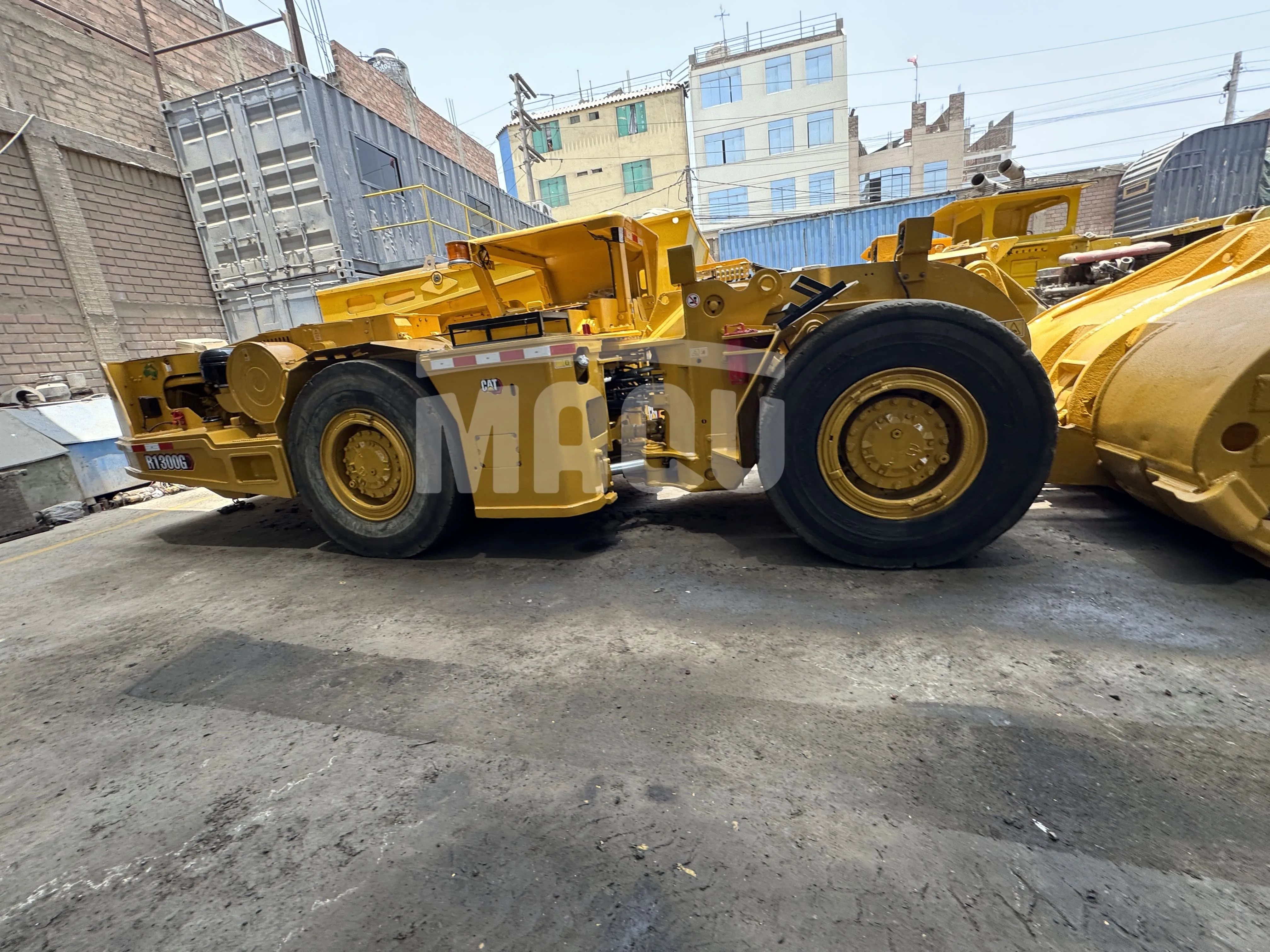 Cargador de bajo perfil CATERPILLAR R1300G (2011) - Foto # 8