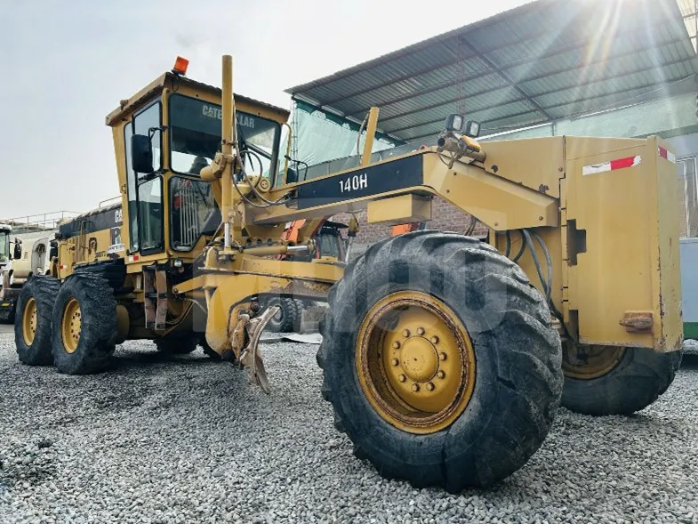 Motoniveladoras CATERPILLAR 140H (2007) - Foto # 2