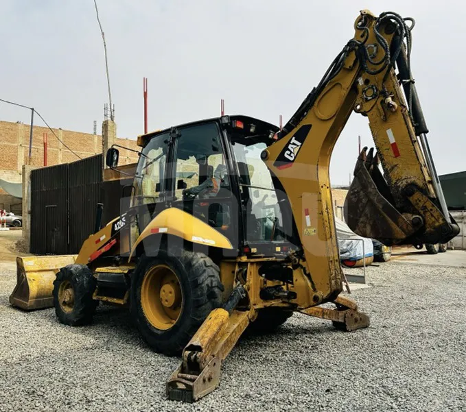 Retroexcavadora CATERPILLAR 420F (2015) - Foto # 2