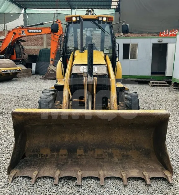 Retroexcavadora CATERPILLAR 420F (2015) - Foto # 4