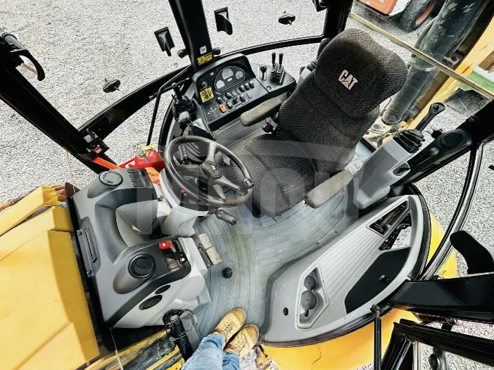 Retroexcavadora CATERPILLAR 420F (2015) - Foto # 3