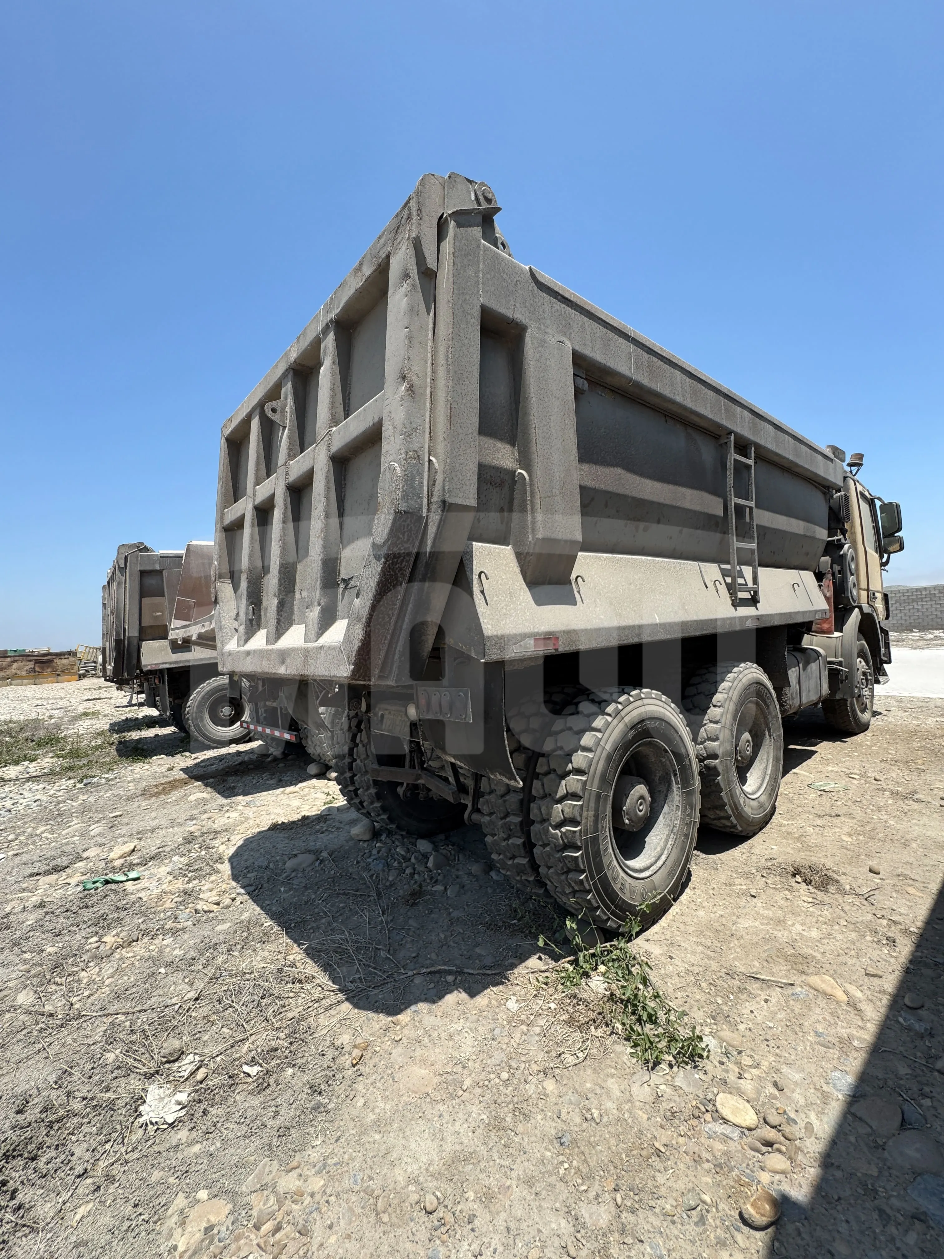 Volquete MERCEDES BENZ ACTROS 3343 K (2011) - Foto # 3