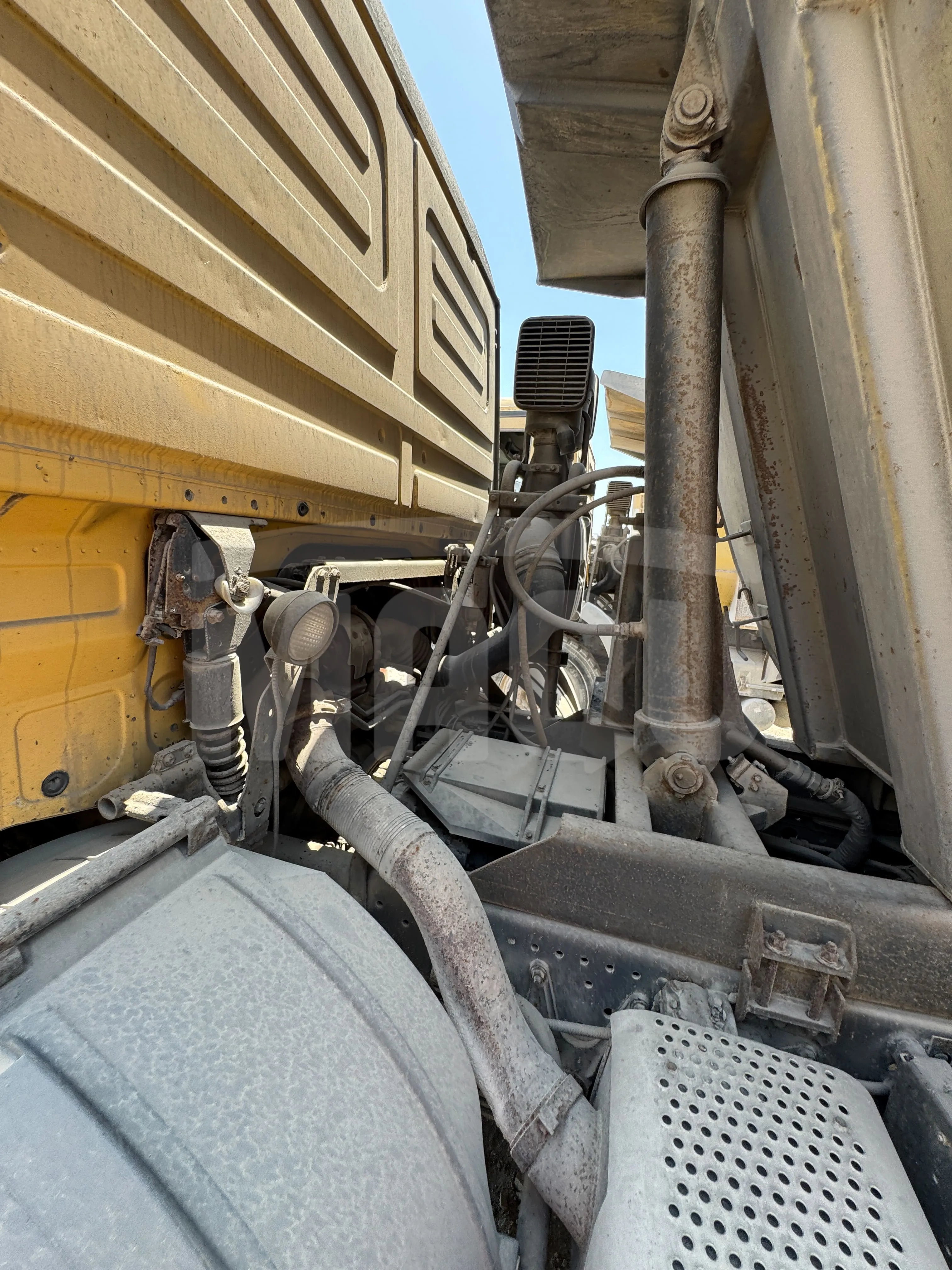 Volquete MERCEDES BENZ ACTROS 3343 K (2011) - Foto # 4