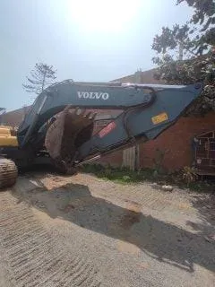 Excavadora sobre orugas VOLVO EC290BLC (2002) - Foto # 4