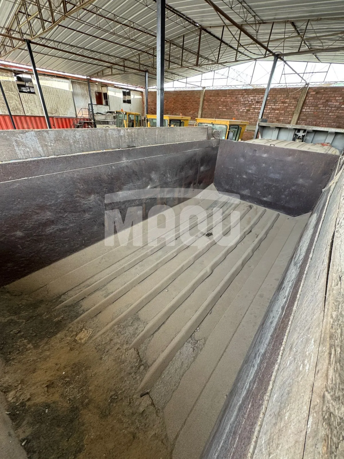 Volquete FOTON AUMANN (2013) - Foto # 3