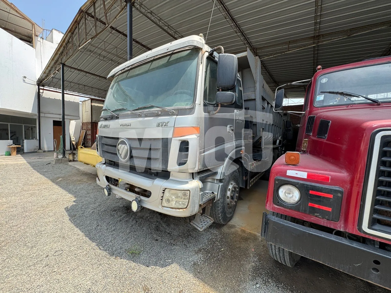 Volquete FOTON AUMANN (2013) - Foto # 4