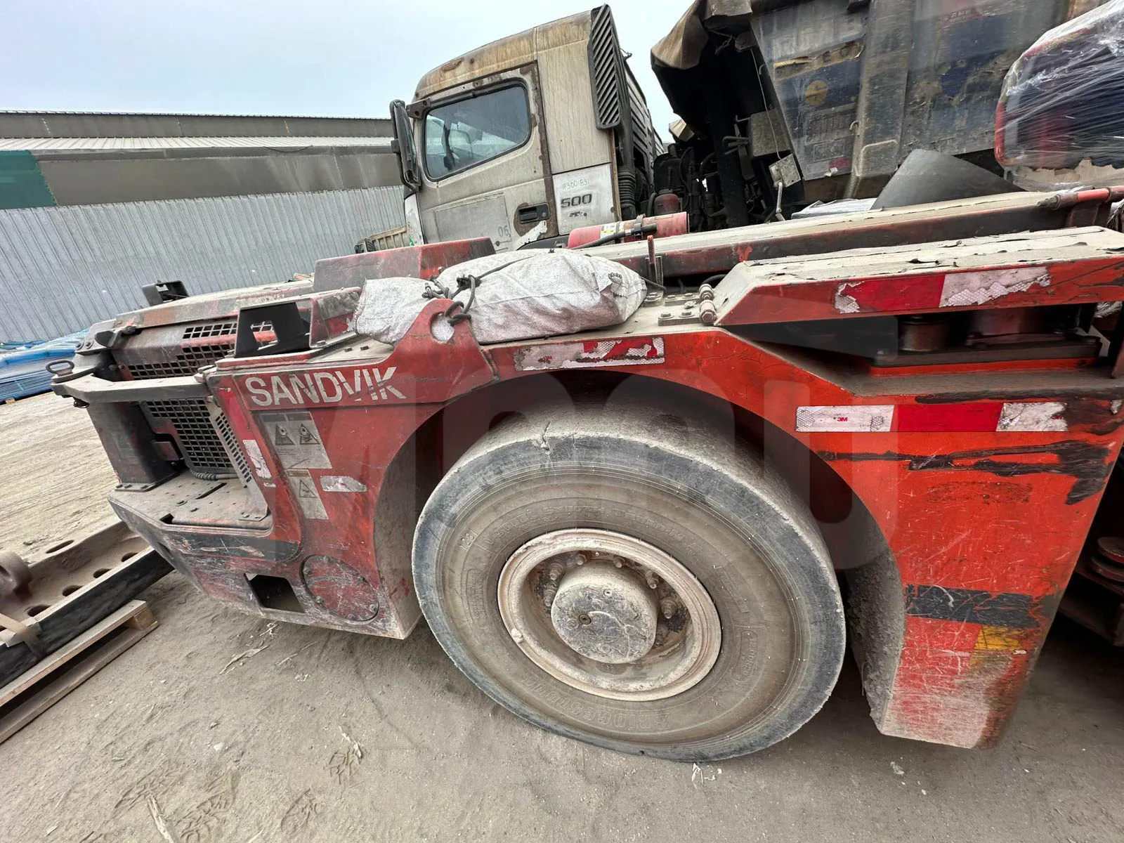 Cargador de bajo perfil SANDVIK LH203 (2000)