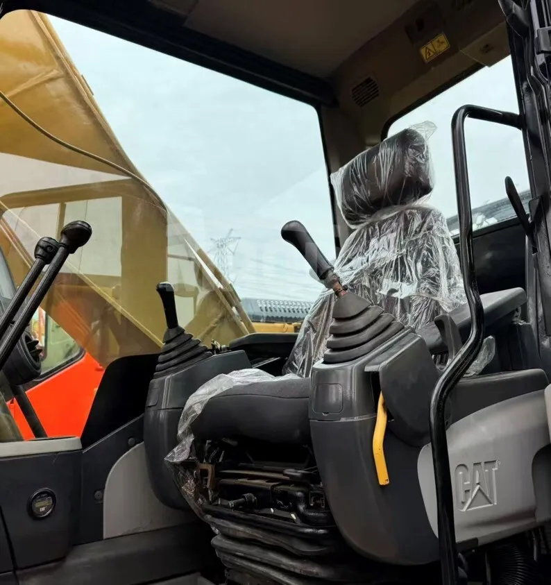 Excavadora sobre orugas CATERPILLAR 320D2 (2023) - Foto # 4