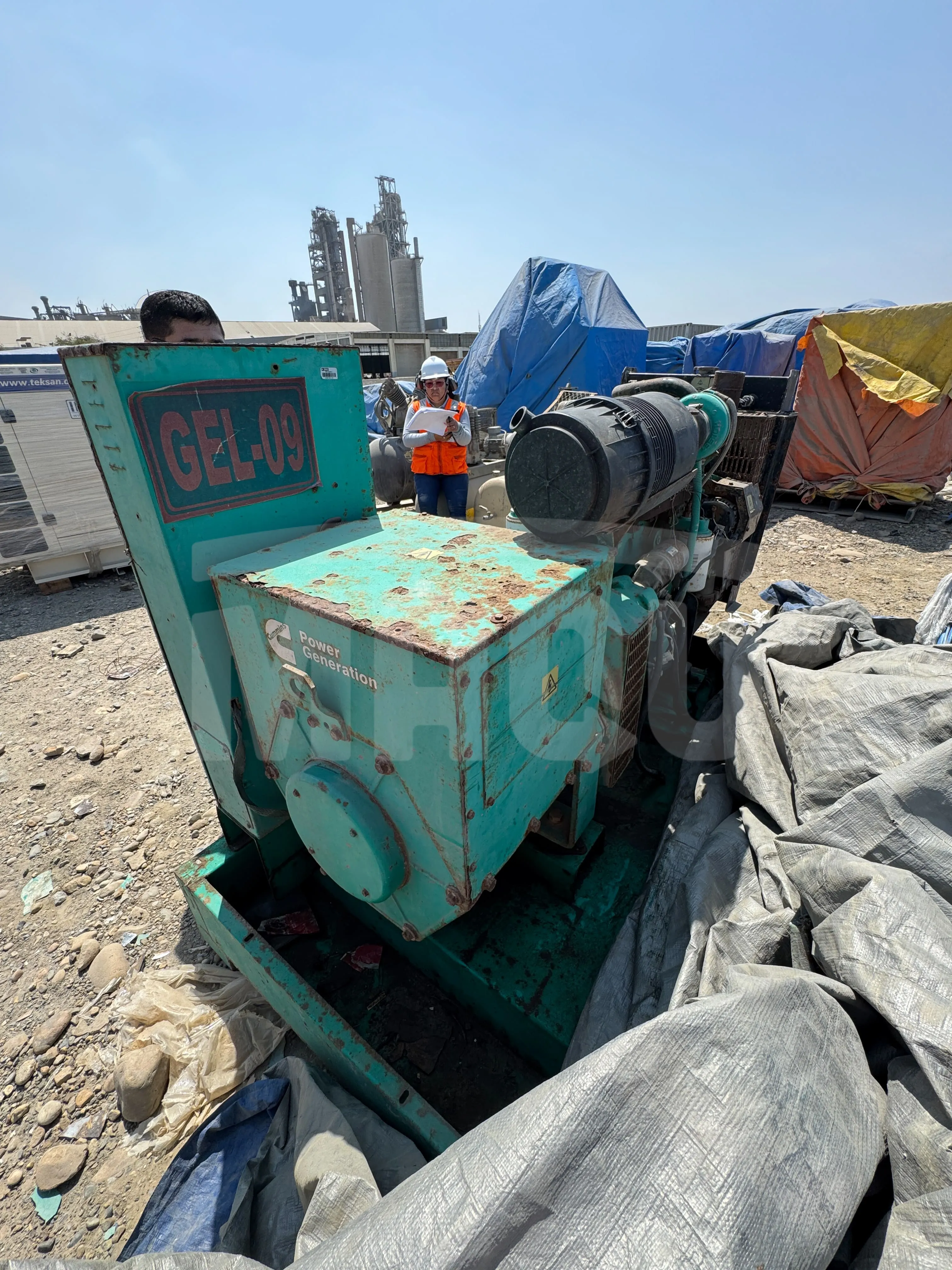 Grupo electrógeno CUMMINS C80 (2010) - Foto # 3