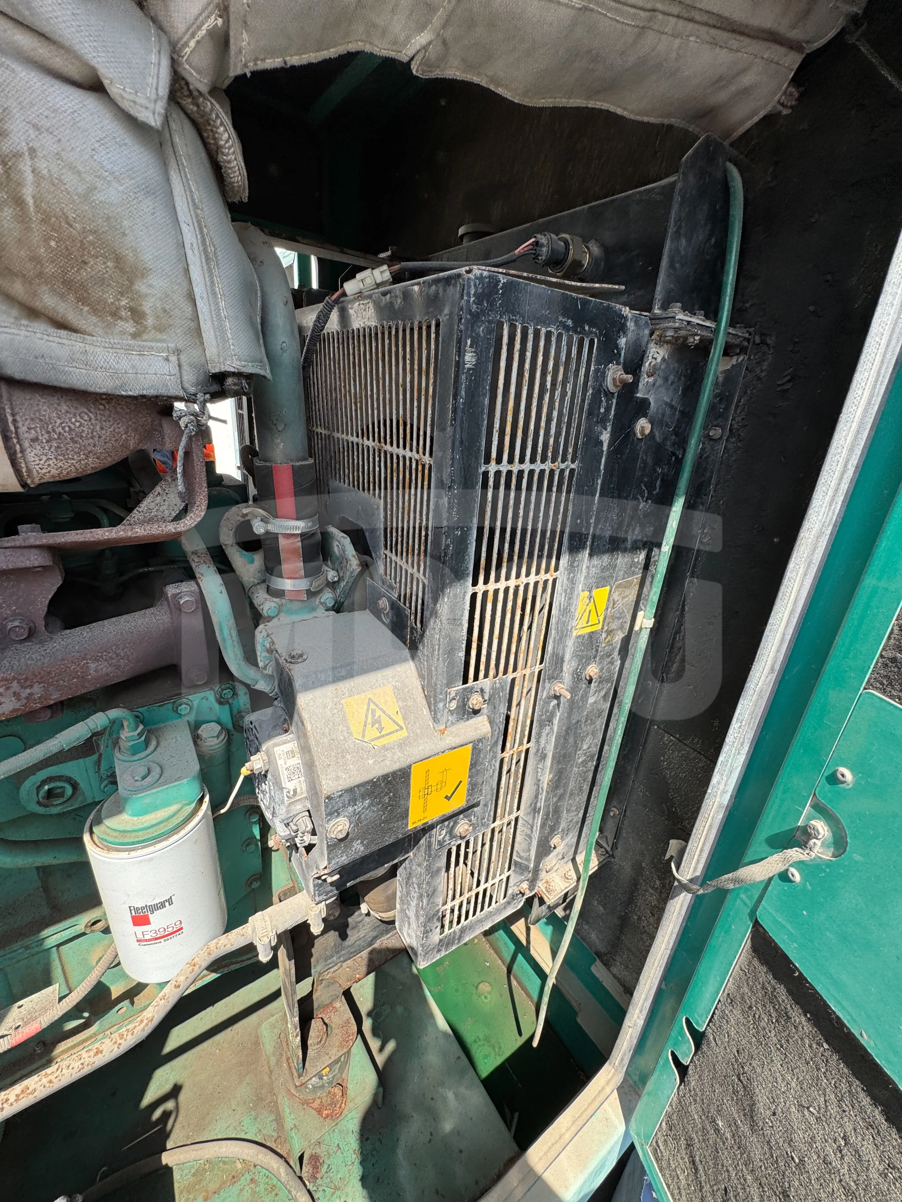 Grupo electrógeno CUMMINS C135D6 (2011) - Foto # 2