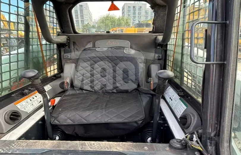 Minicargador BOBCAT S160 (2024) - Foto # 6