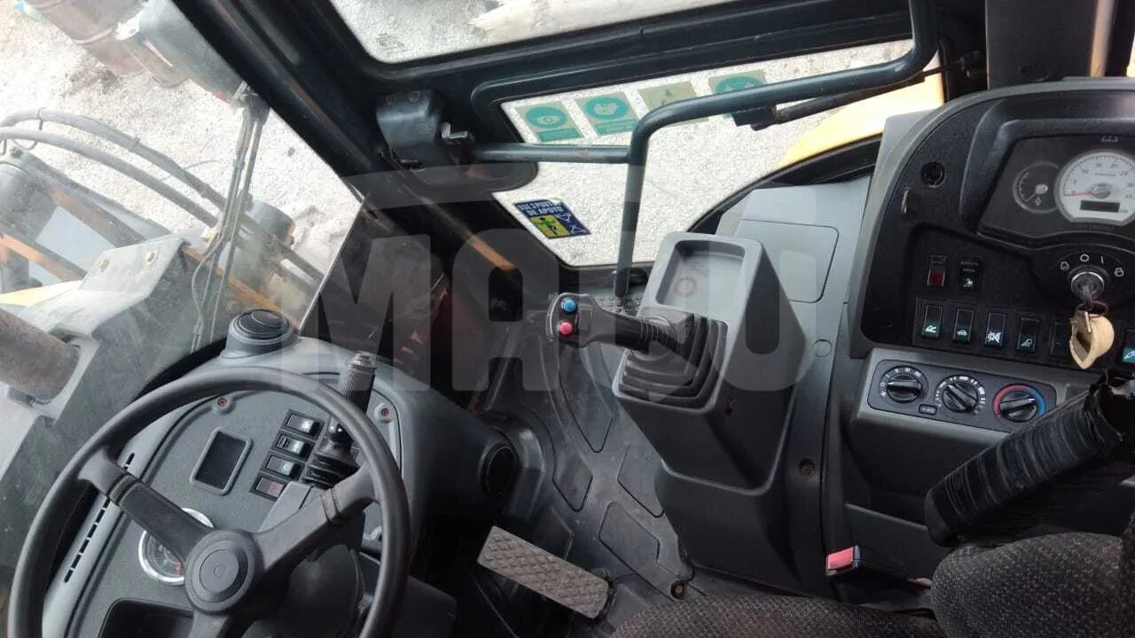 Retroexcavadora HYUNDAI H940C (2017) - Foto # 3