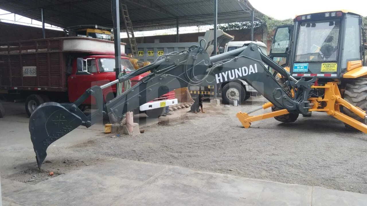 Retroexcavadora HYUNDAI H940C (2017) - Foto # 2