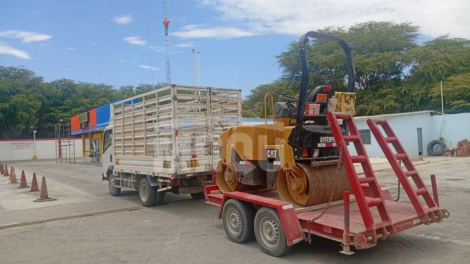 Rodillo CATERPILLAR CB-214E (2006) - Foto # 6