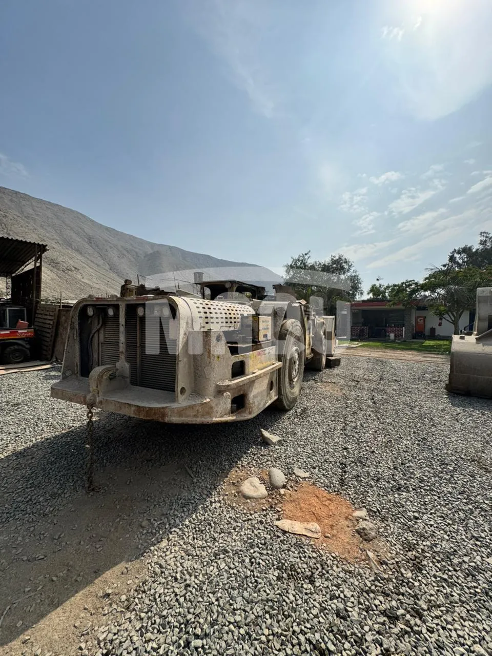 Cargador de bajo perfil EPIROC ST1030 (2011)