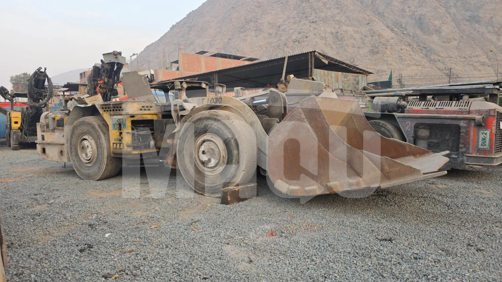 Cargador de bajo perfil EPIROC ST1030 (2011) - Foto # 9