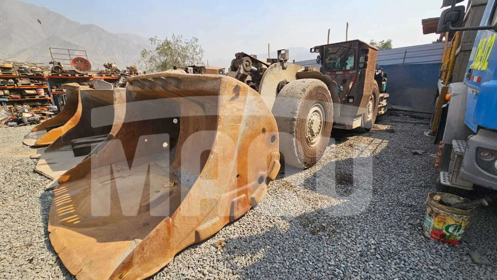 Cargador de bajo perfil CATERPILLAR R1600H (2021)