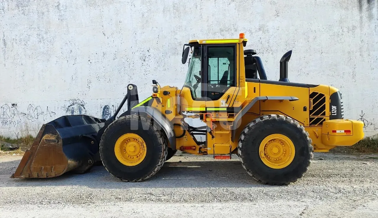 Cargador frontal VOLVO L120F (2020) - Foto # 2